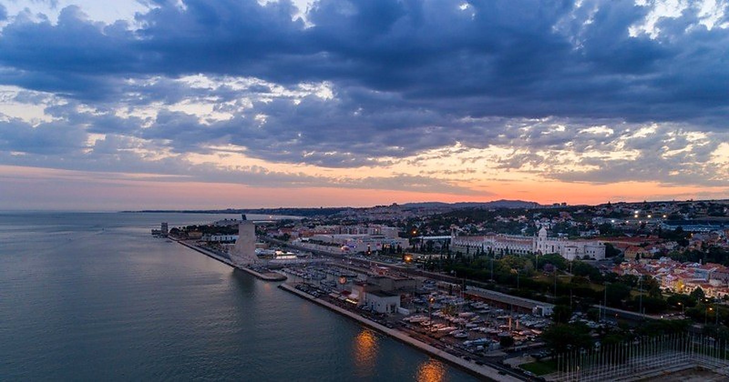 Vista aérea de Lisboa ao final da tarde
